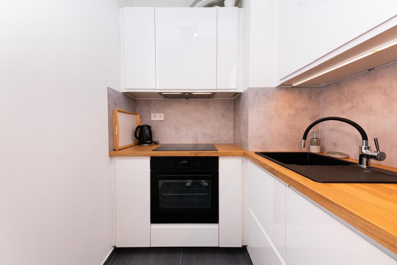 Westside Apartments By Urbanrent Budapest Exterior photo