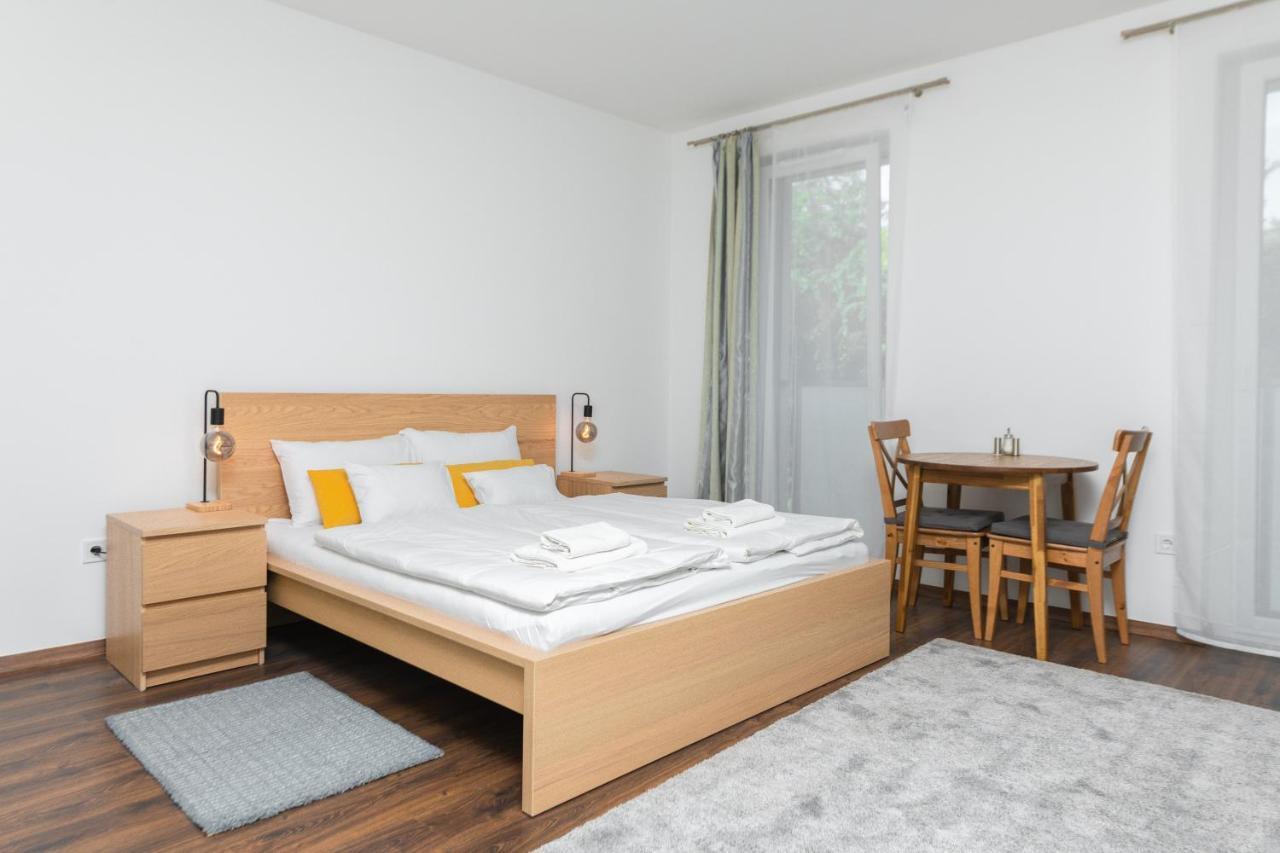 Westside Apartments By Urbanrent Budapest Exterior photo
